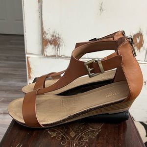 Kenneth Cole Toffee Caramel sandal size 81/2